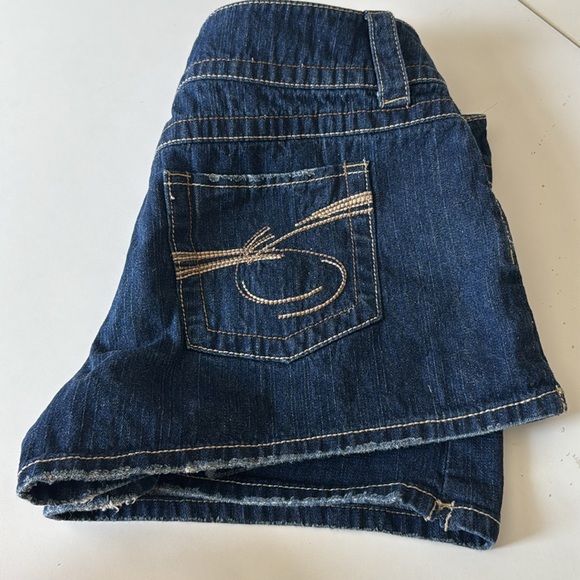 SO Women's Dark Blue Jean Shorts size 11 - Picture 5 of 5